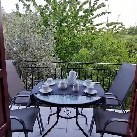 Cozy Mountain View Glossa