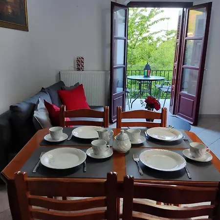 Cozy Mountain View Apartament Glossa